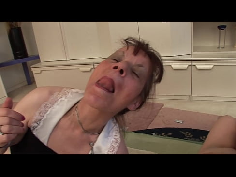 ❤️ Due nonne e un nonno fanno una cosa a tre ☑ Porno fatto in casaal it.onlydesiporn.ru ️❤